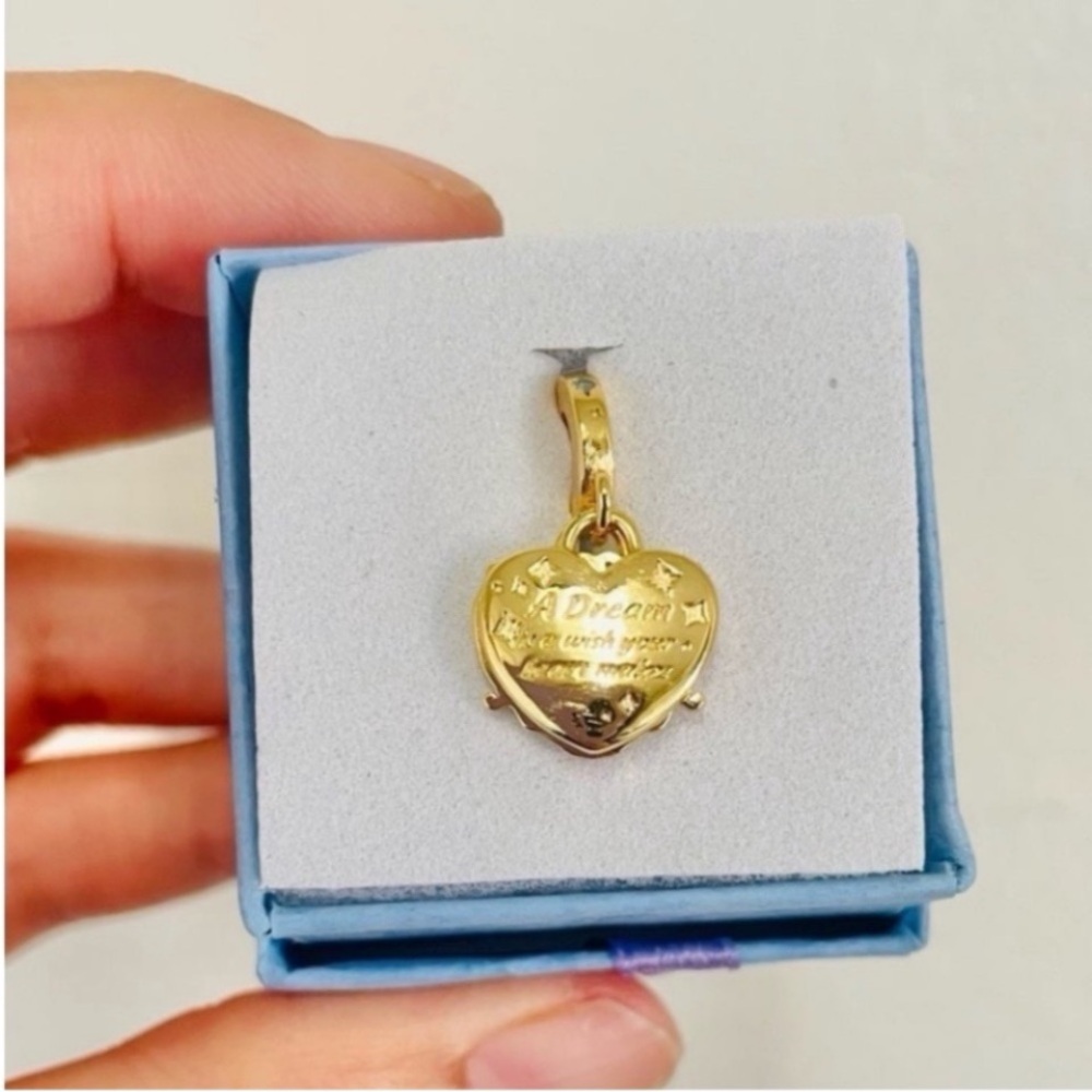 Disney Cinderella carriage heart charm gold crystal rhinestones - Picture 5 of 5